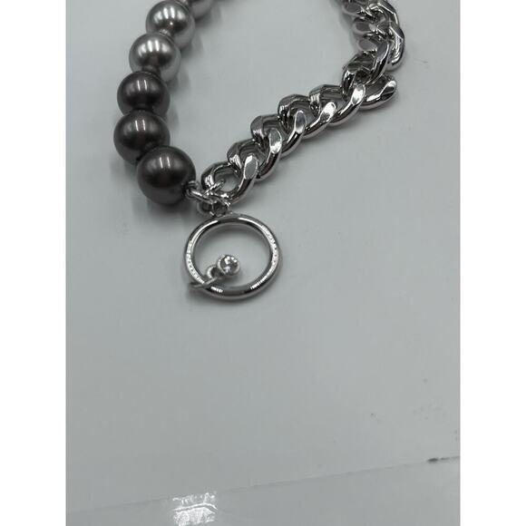 Givenchy Signed Silver Tone
MultiStrand Ombre‎ Gray White Pearl
Bracelet New - Picture 4 of 8
